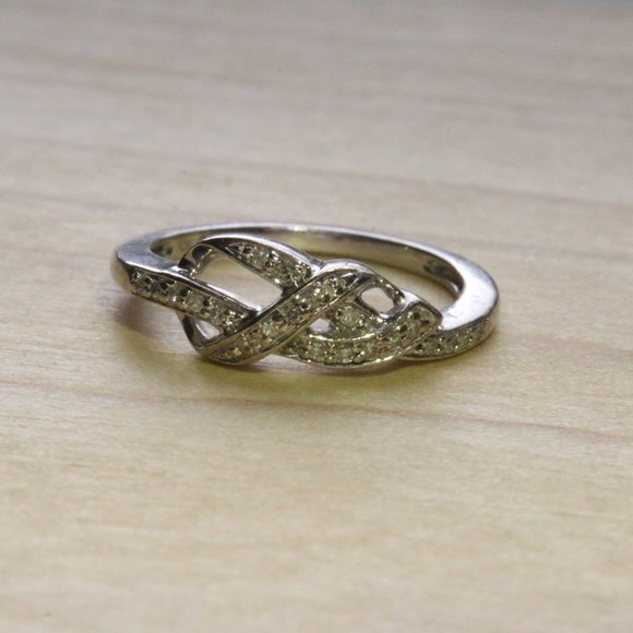 Diamond Rings - Picture 2 of 3